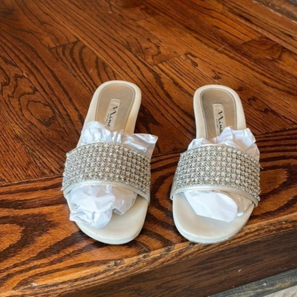Nina Flats